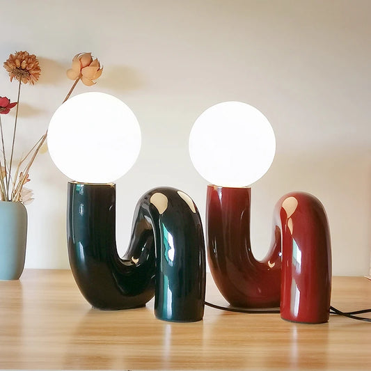 Minimalist resin desk lamp with Bauhaus-inspired design – Soma by Alaya Decor