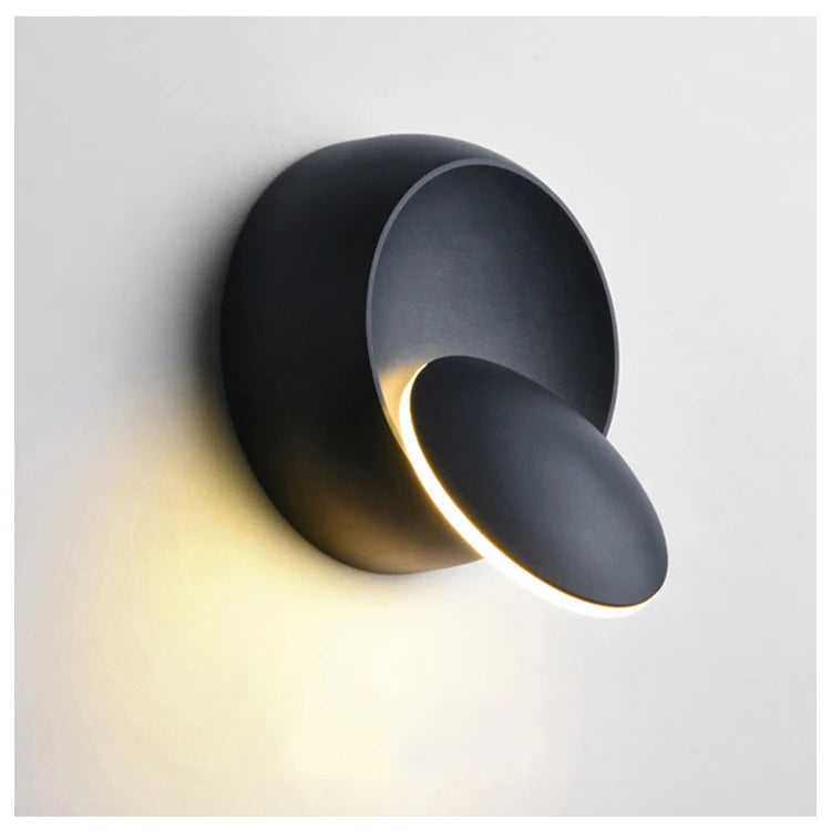 Modern Adjustable LED Wall Light with 3000K warm white LED chips.
